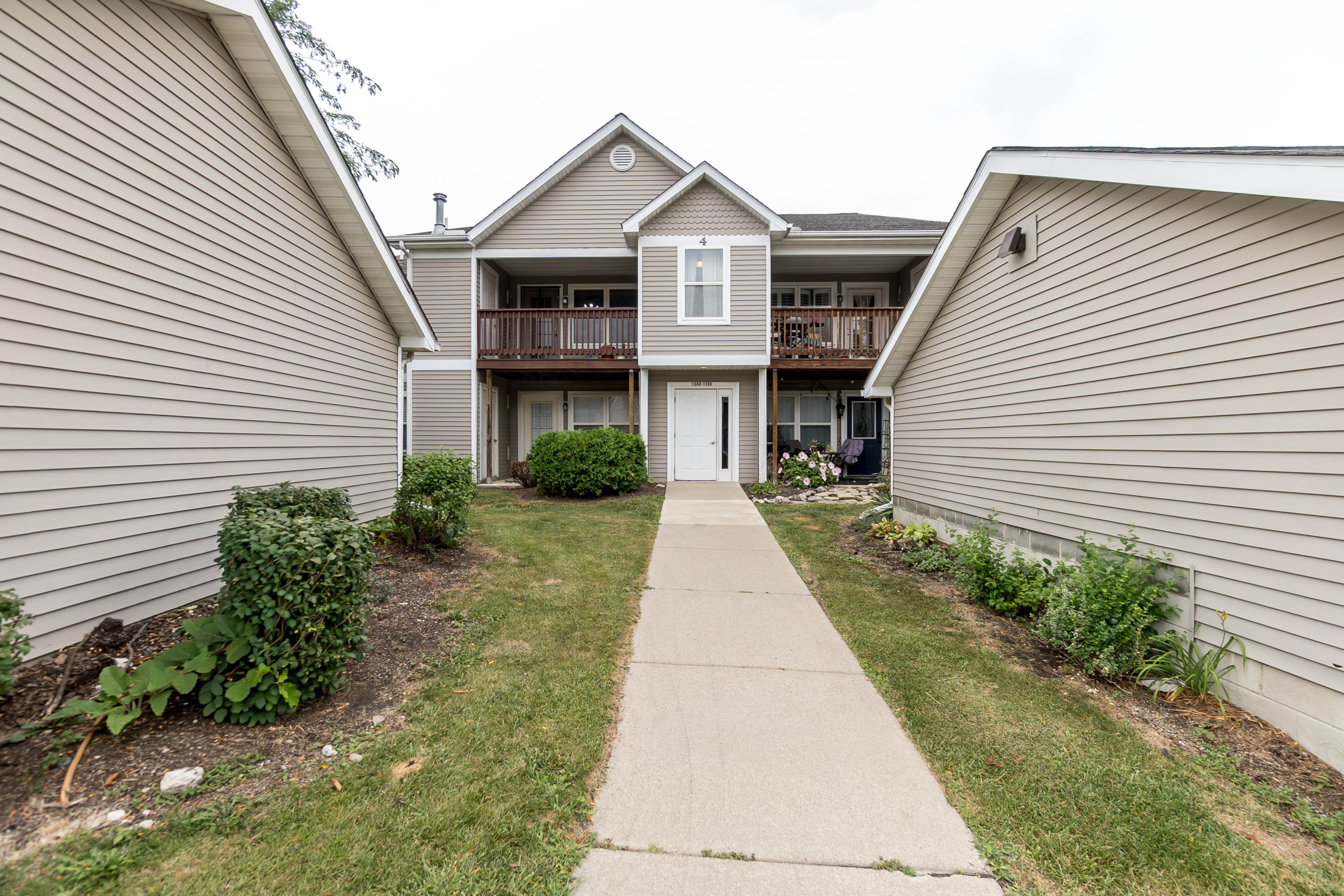 1388 Heatherwood - 1
