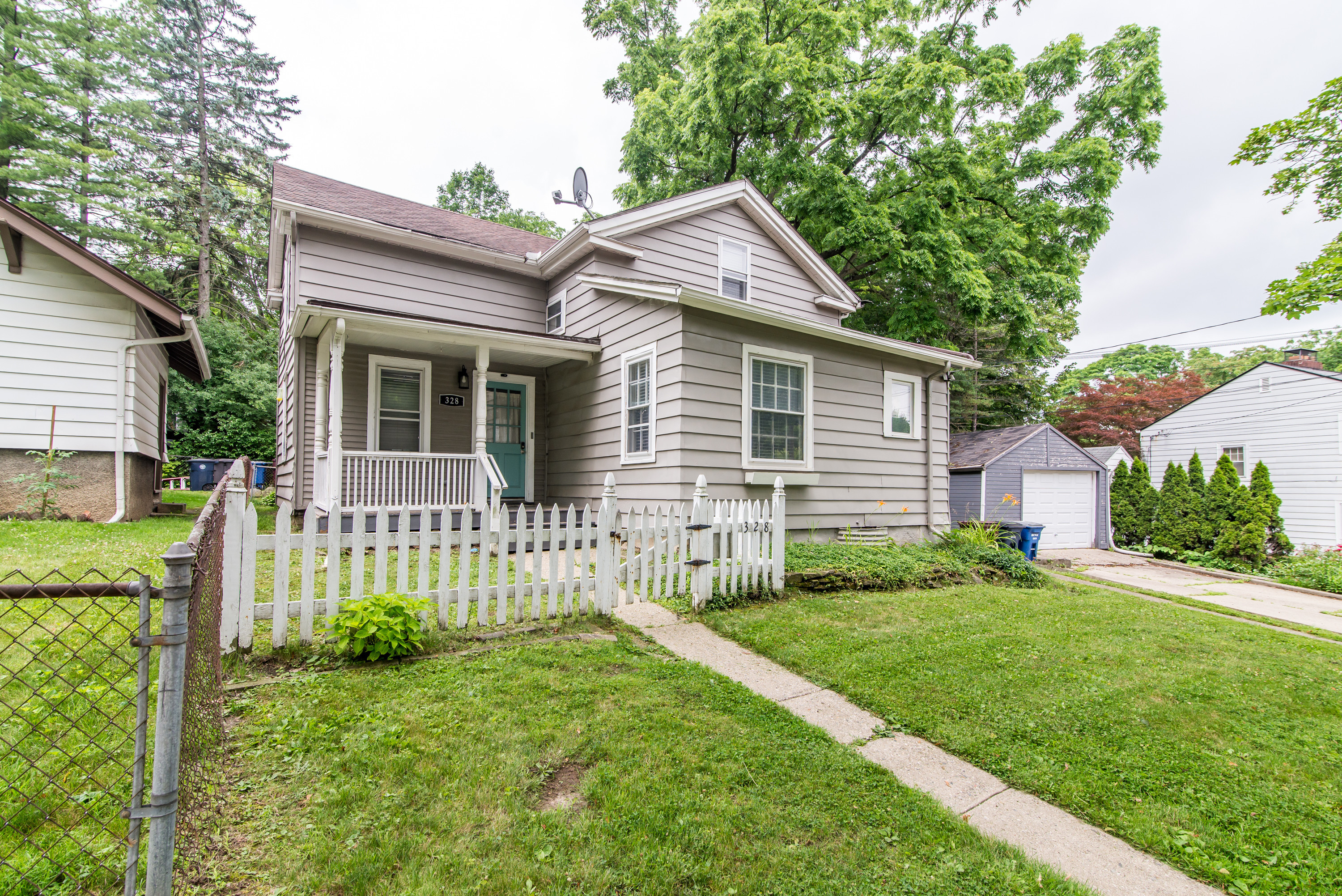 328 Crest Ave - 1