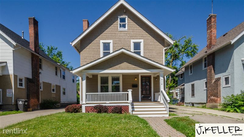 914 Sybil Street - 1