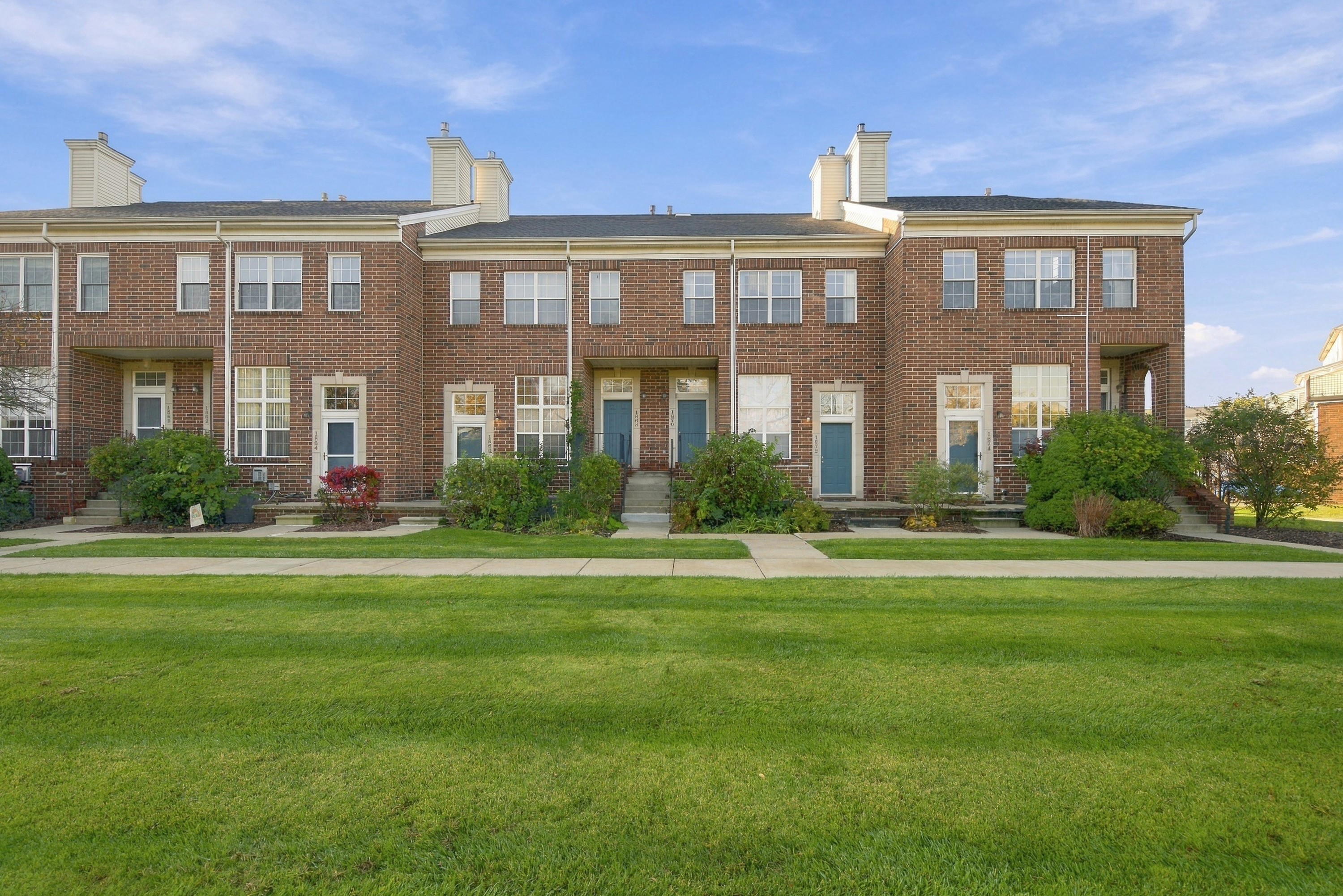 1870 Lindsay Lane - 1