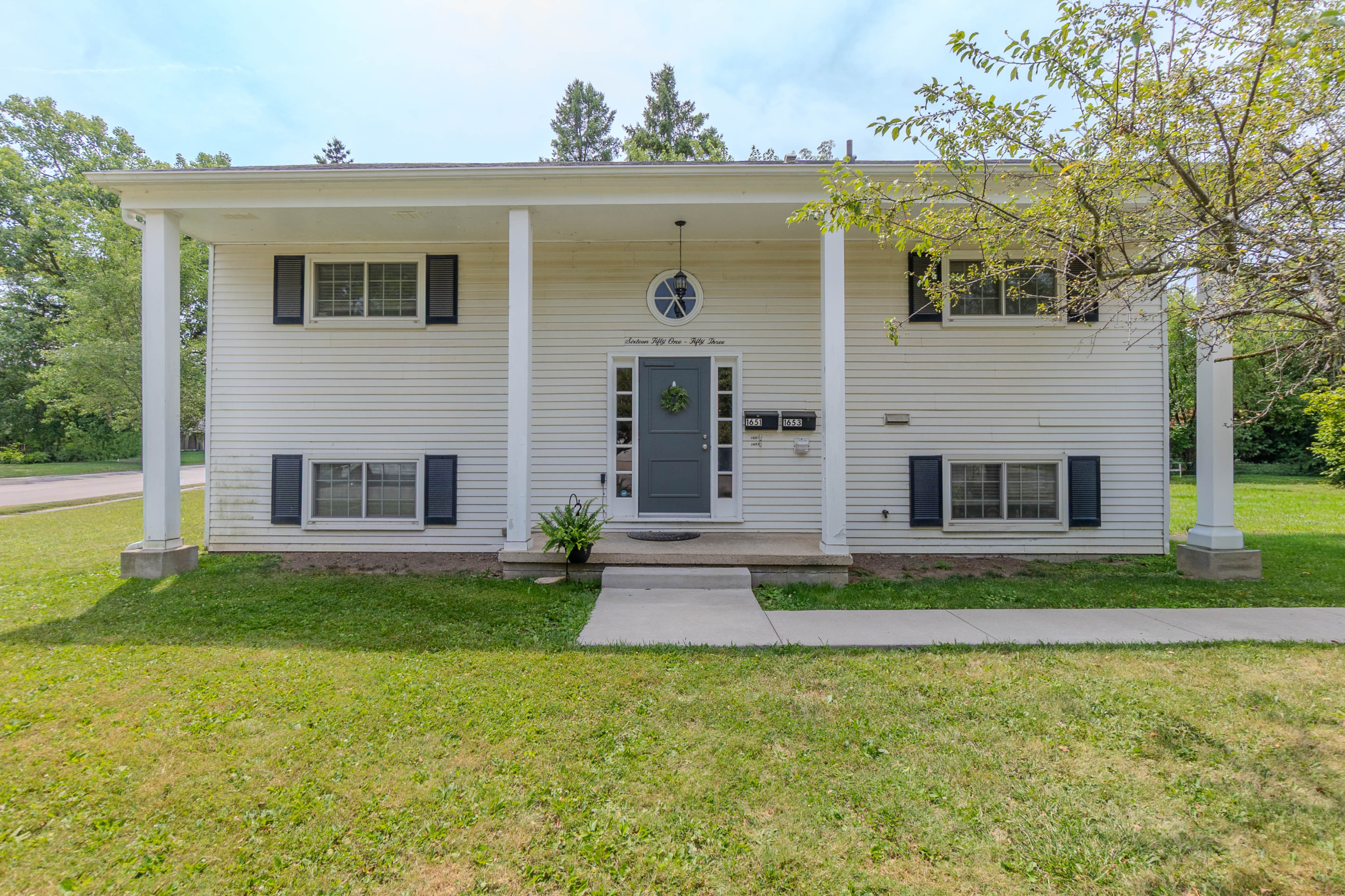 1651 Dicken Drive - 1651 - Upper