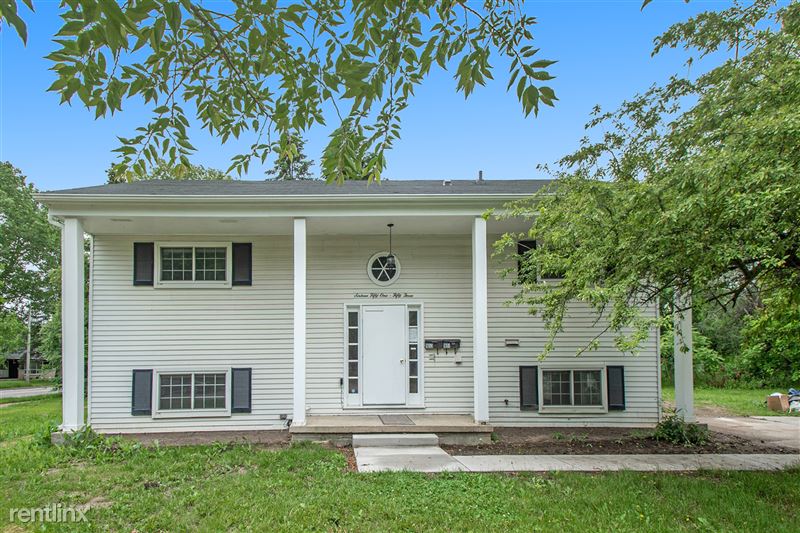 1651 Dicken Drive - Lower