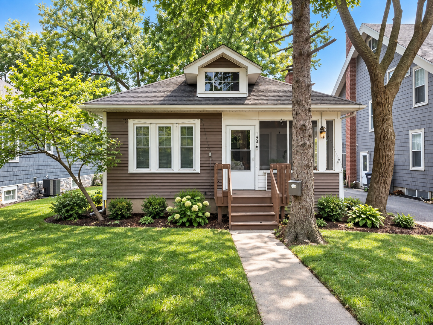 1437 East Park Place